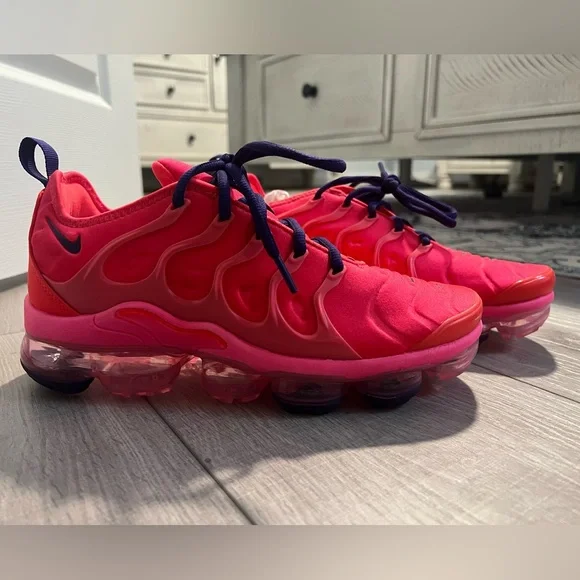 NEW Nike VaporMax Plus 
“Bright Crimson” - Picture 3 of 4